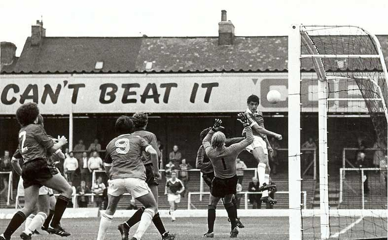 The Phenomenon of Ernie Moss | Footy Stories